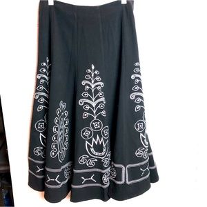 Allison Taylor Black Skirt with Silver Toned Embroidery and Embellishments Sz 6